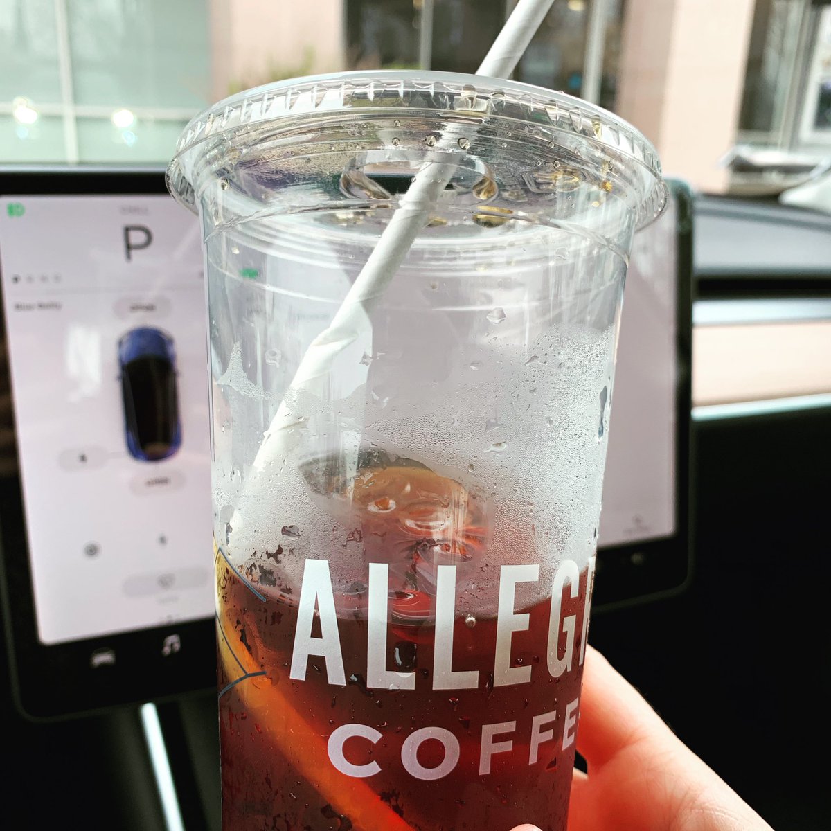 hahoyle's tweet photo. When you are trying to make better choices but you find yourself missing your toxic bad boy ex.
#paperstrawproblems
#paperstraw
#straw
#tea https://t.co/OdFDQdDNik