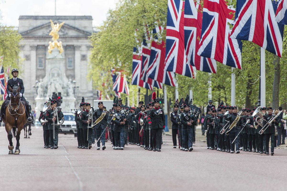 Trooping's tweet image. The February 2019 schedule for Changing the Guard in London and Windsor is now online: trooping-the-colour.co.uk/mounting/feb20… @GurkhaEngineers @Guards_Info #guardduties #guardingthequeen