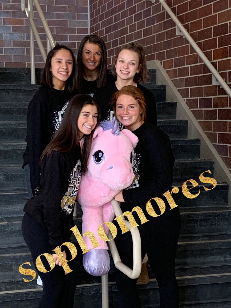KnightsCheer1's tweet photo. Excited to be heading to Bloomington with this group!🦄 #StateWeekend #ClassPics #IOT #EverybodyIn #PurplePony #BringOnTheTears https://t.co/1MdKPPeBs2