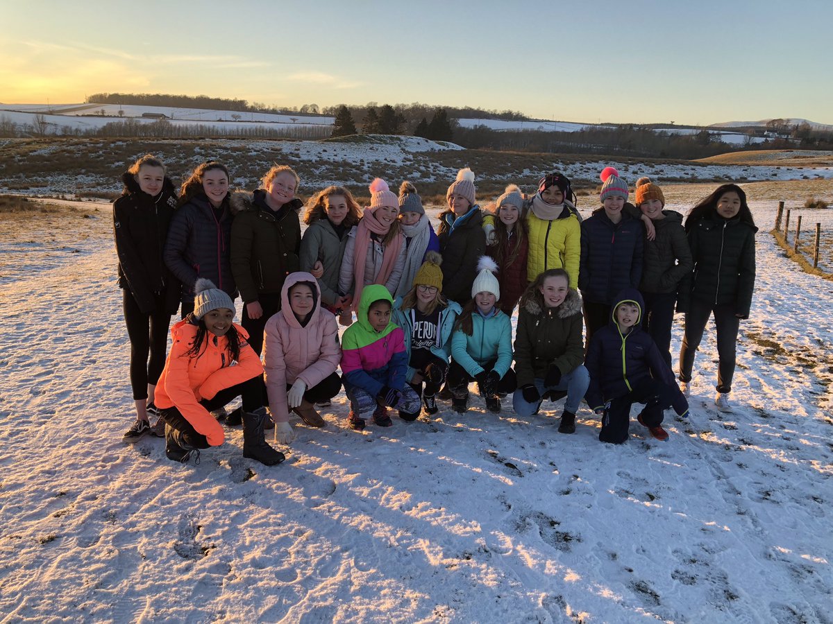 qvsprimary7's tweet photo. S1s enjoyed a brisk walk in the winter sun ☀️ during our games session today 😊 https://t.co/GkoBsGBpVS