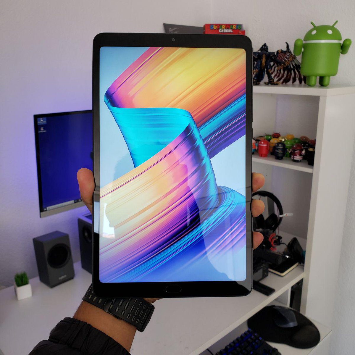 Carlos_Vassan's tweet photo. Es más, puedo decir que esta #MiPad4Plus es una digna competidora del iPad
¿ustedes que piensan? https://t.co/cy7m4juP1x