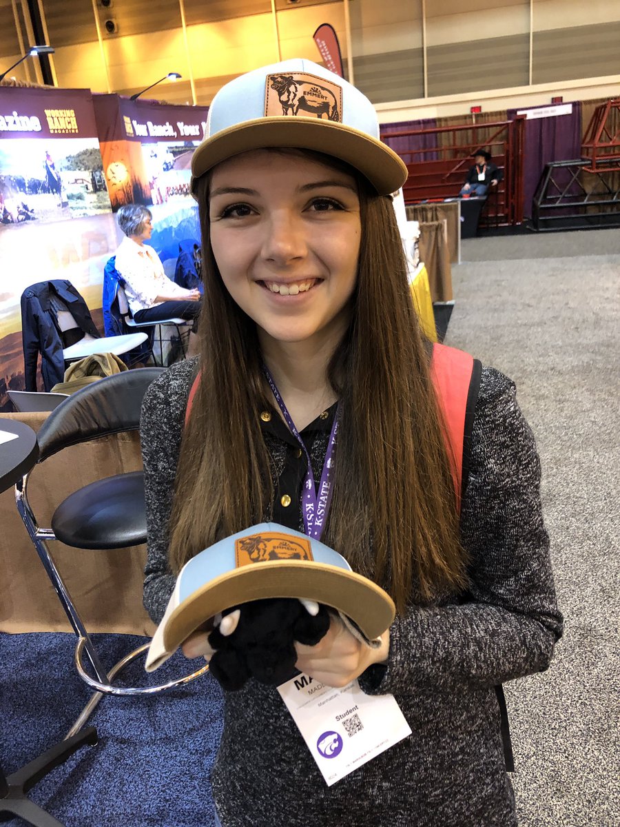 cale_spencer's tweet photo. Pt. 5 Adventures of Carlos.                    Took a goofy picture with @CortevaPastures. @TruTestGroup hooked us up with a sweet eartag!  Got vaccinated in a @Priefert_MFG chute and even got matching hats with @mjoroth18. #cattlecon19 https://t.co/FdlTgosl33