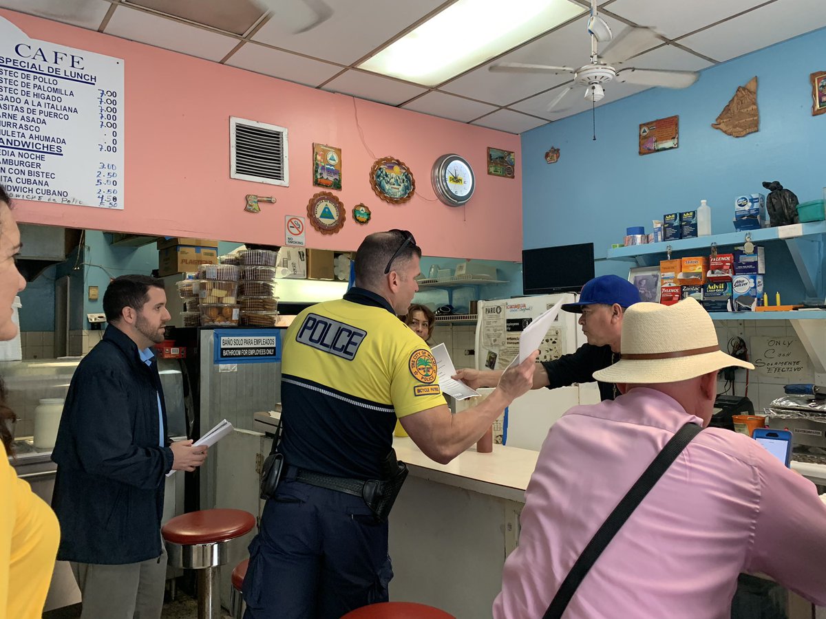 ErnieSierraMPD's tweet photo. Great business walk through today on 28th street. To make Miami the #SafestCity it takes a team effort and a collaborative approach involving residents, business owners, property owners and City resources. Reaching out, engaging and educating! @MiamiPD @ANA4Miami @YarielDiazMiami https://t.co/2XwYTauSQE