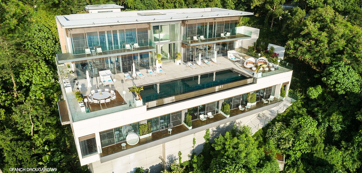 W9's tweet image. Découvrez l'immense villa des Marseillais 😲 😲
#LMAT