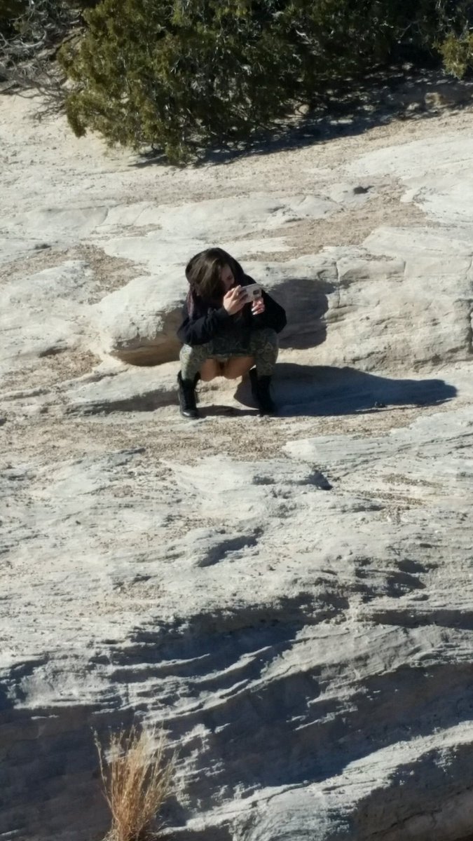 DaceyHarlotXXX's tweet photo. ππ #naturalhabitat #peeingandtakingpics #caughtaf #peeinginpublic #agatebridge #skills https://t.co/7GVYIYrp3k