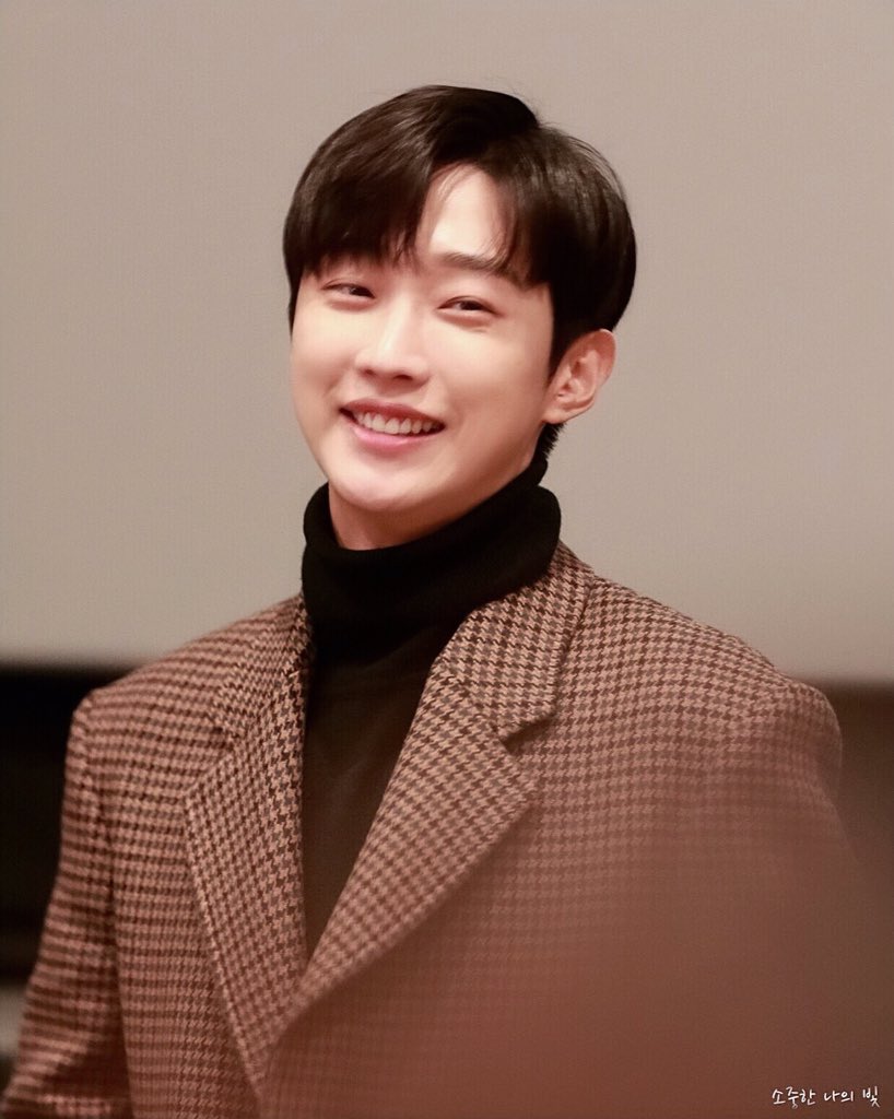 190120 #내안의그놈 무대인사

흔들렸지만..
진영이가 예쁘니까..💜😅

#진영 #정진영 #jinyoung #ジニョン