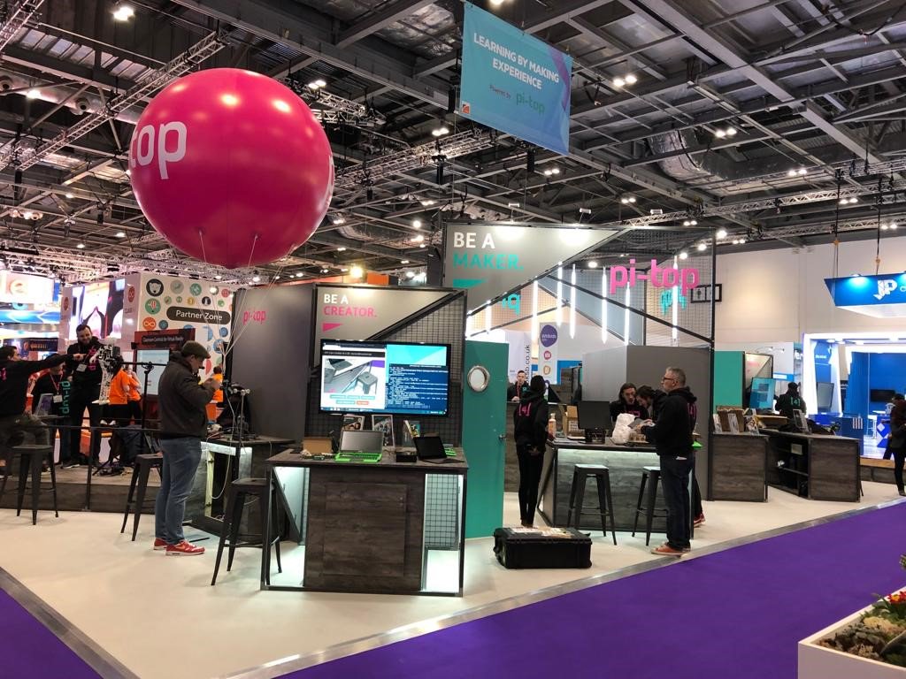 asemblgroup's tweet photo. The @GetPiTop #stand looked incredible and their innovative design concept certainly attracted the passing crowds. It was great to work in partnership with the #PiTop team and #projectmanage their #standbuild for the @Bett_show 2019.
 
#Bett2019 #In2Events #Expo #EventProfs https://t.co/iWau4Qmahp