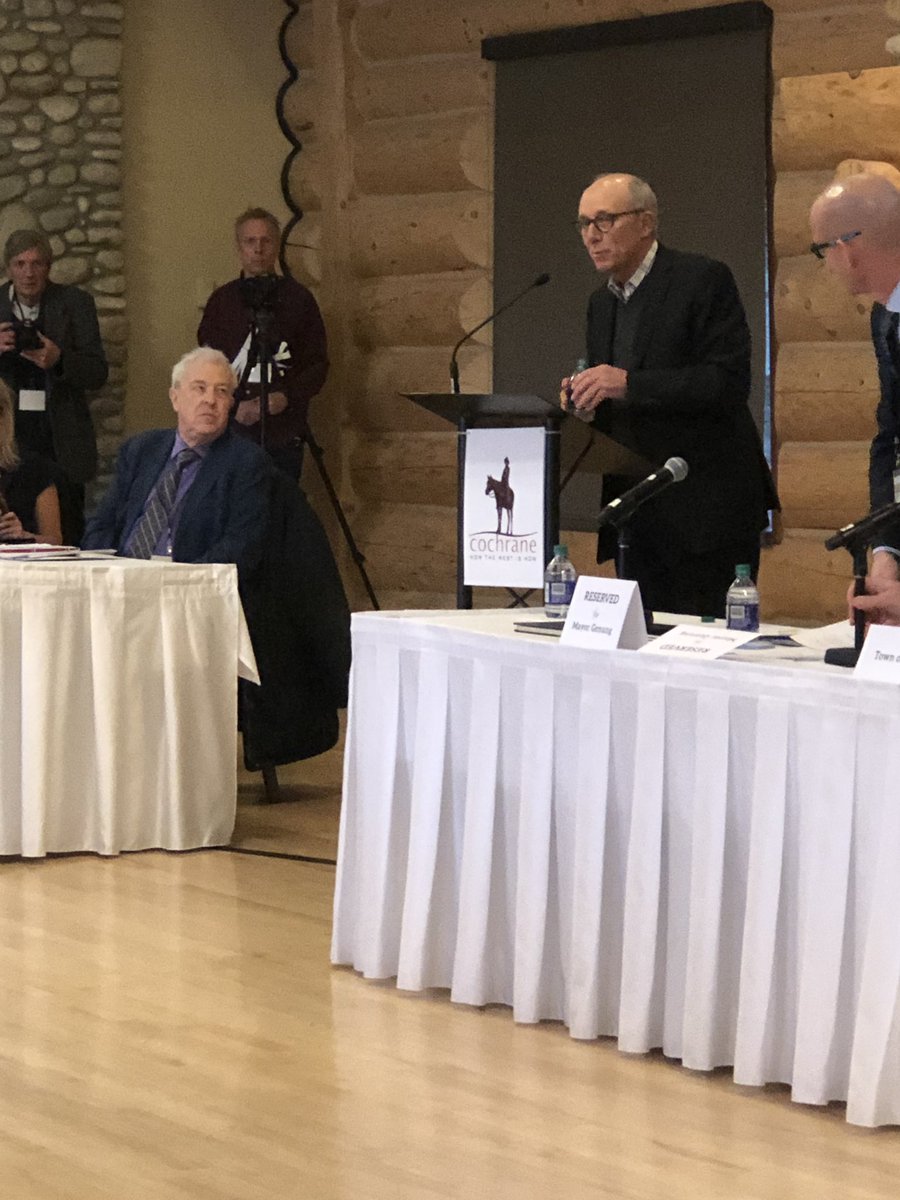 At Mid Cities Mayors Caucus. Exciting day ahead all four party leaders are here today. First the Alberta Party Stephen Mandel. #abmidsizedcities #abpoli #abmuni