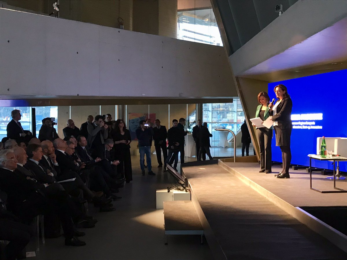 dpixel_vc's tweet photo. π€ Saluti di apertura di Valeria Fascione, Assessore della @Reg_Campania per Startup e #Innovazione:
"Le startup sono il volano del futuro dell'economia".
#ErgChallenge https://t.co/bXFATlSjuO