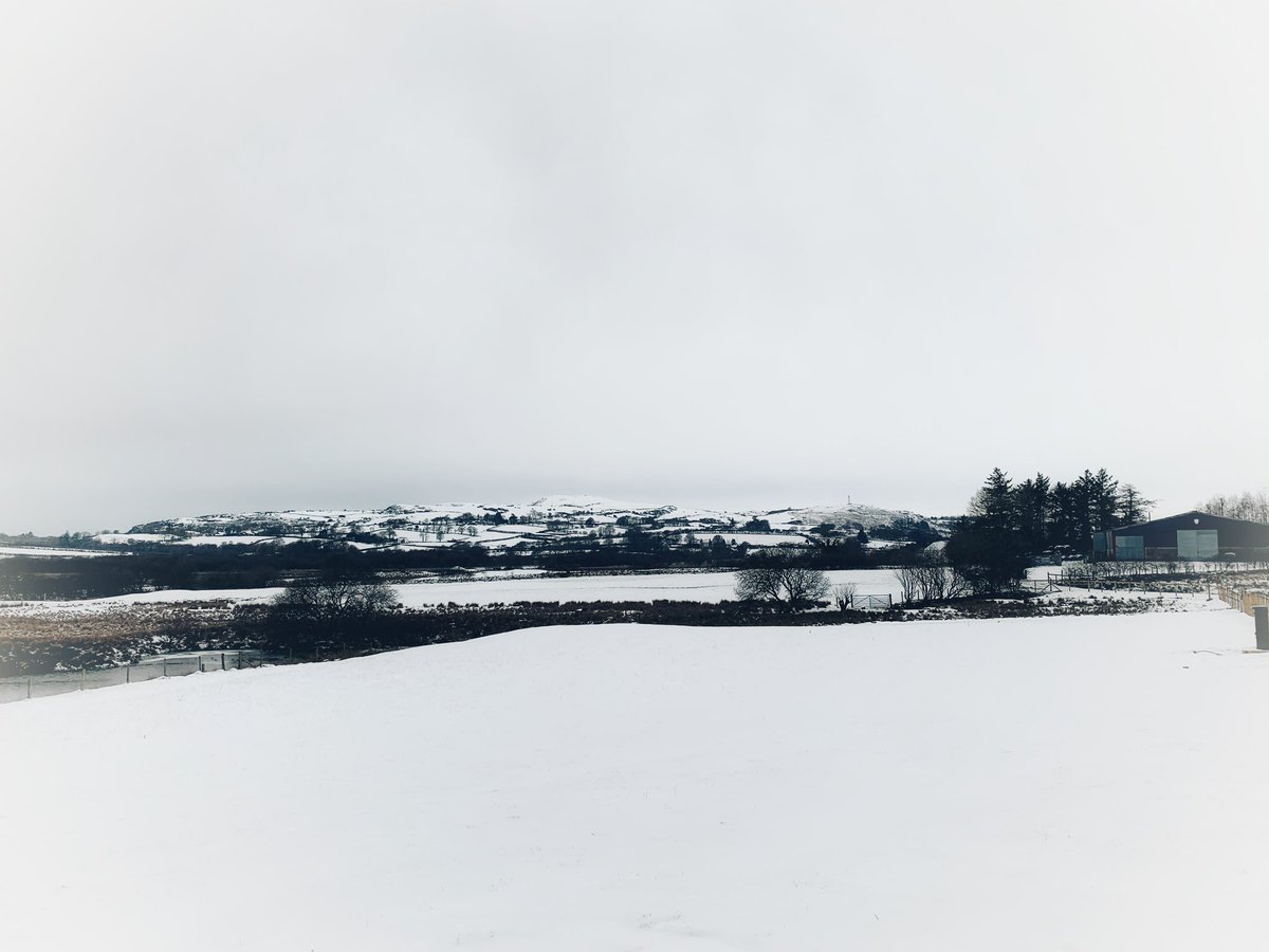 CwtCaron's tweet photo. Os yw’r dre yn ddyhead- a ddenodd
Ddynion o’r dechreuad,
Mae ynom bawb ddymuniad
I fyw yn glòs wrth gefn gwlad. 

Dic Jones https://t.co/m09BsaZNfj