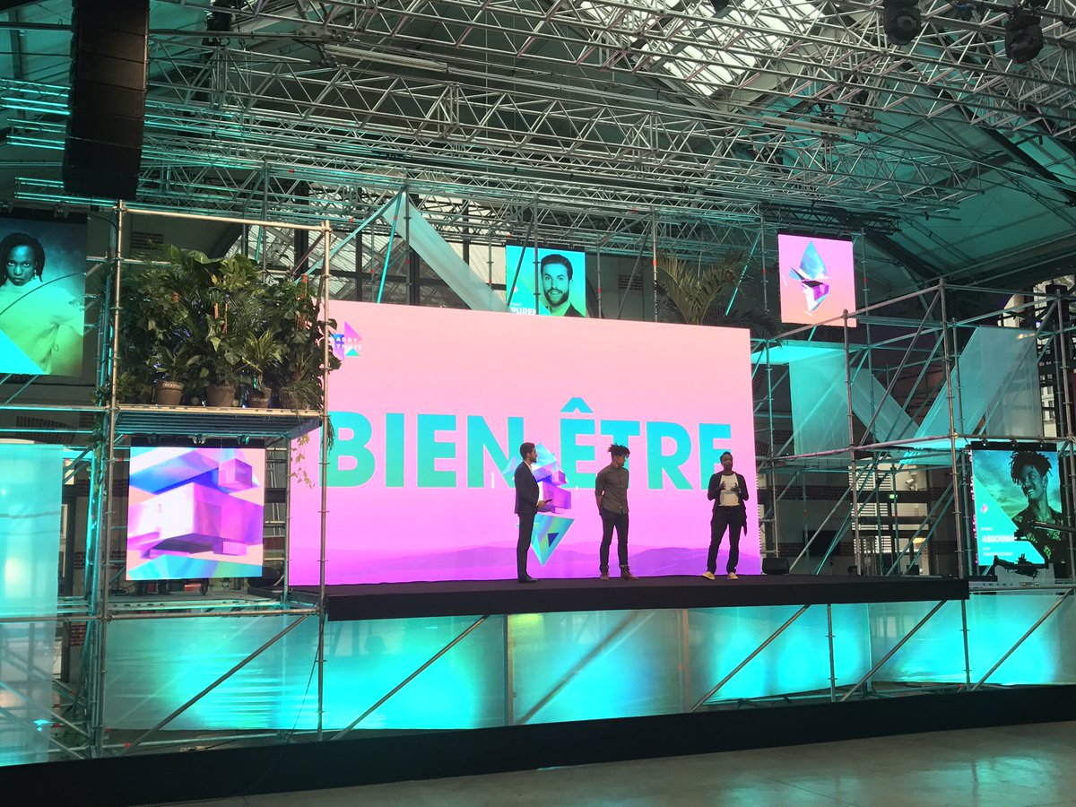 AlexxoZ's tweet photo. Super clôture #maddykeynote @bymaddyness avec @sarahdaninthe & @ArnaudAssoumani #sport #bienetre #2084 #construisonsdemain @VincentPUREN #MK19 #le104 https://t.co/2MlHpzqaLv