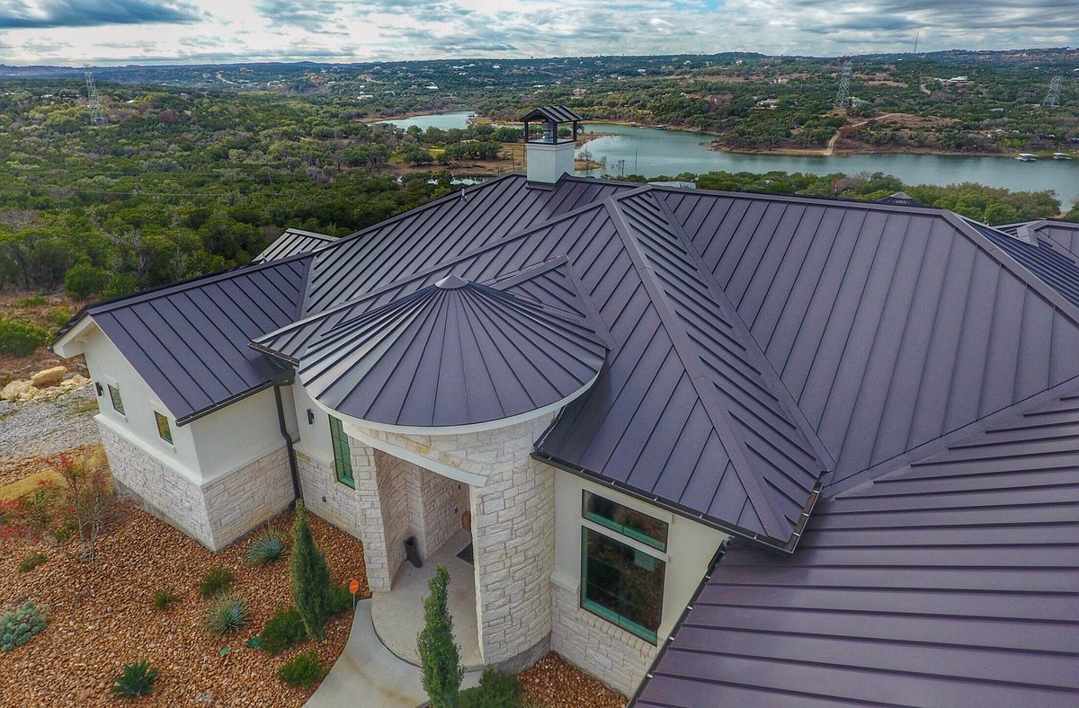 DroneDispatch's tweet photo. Clean. #drone #dronephotography #dronephoto #dronedispatch #aerial #aerialphotography #realestate #rooftop #roofing #dronestagram https://t.co/pbE6vttufZ