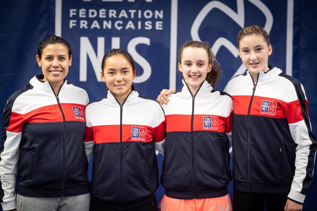 FFTennis's tweet photo. Bonne chance aux équipes de France U14 et U16 engagées dans les phases qualificatives de #WinterCup qui commencent demain! #TousEnBleu 🇫🇷 https://t.co/MC64UJXVSw