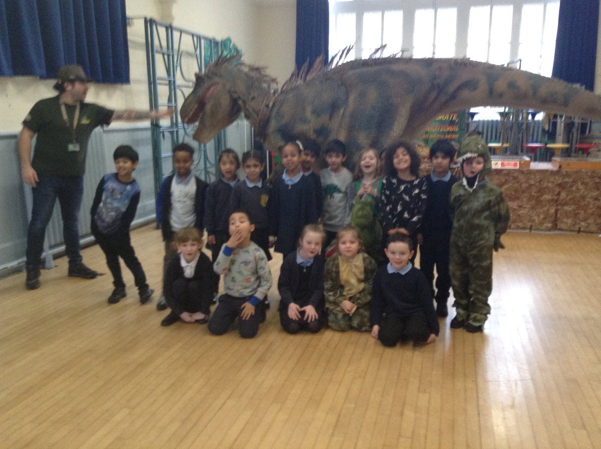 Year 1 had an amazing experience with Ranger Chris and his dinosaurs. <a href="/LansdownePS/">Lansdowne Primary</a>
