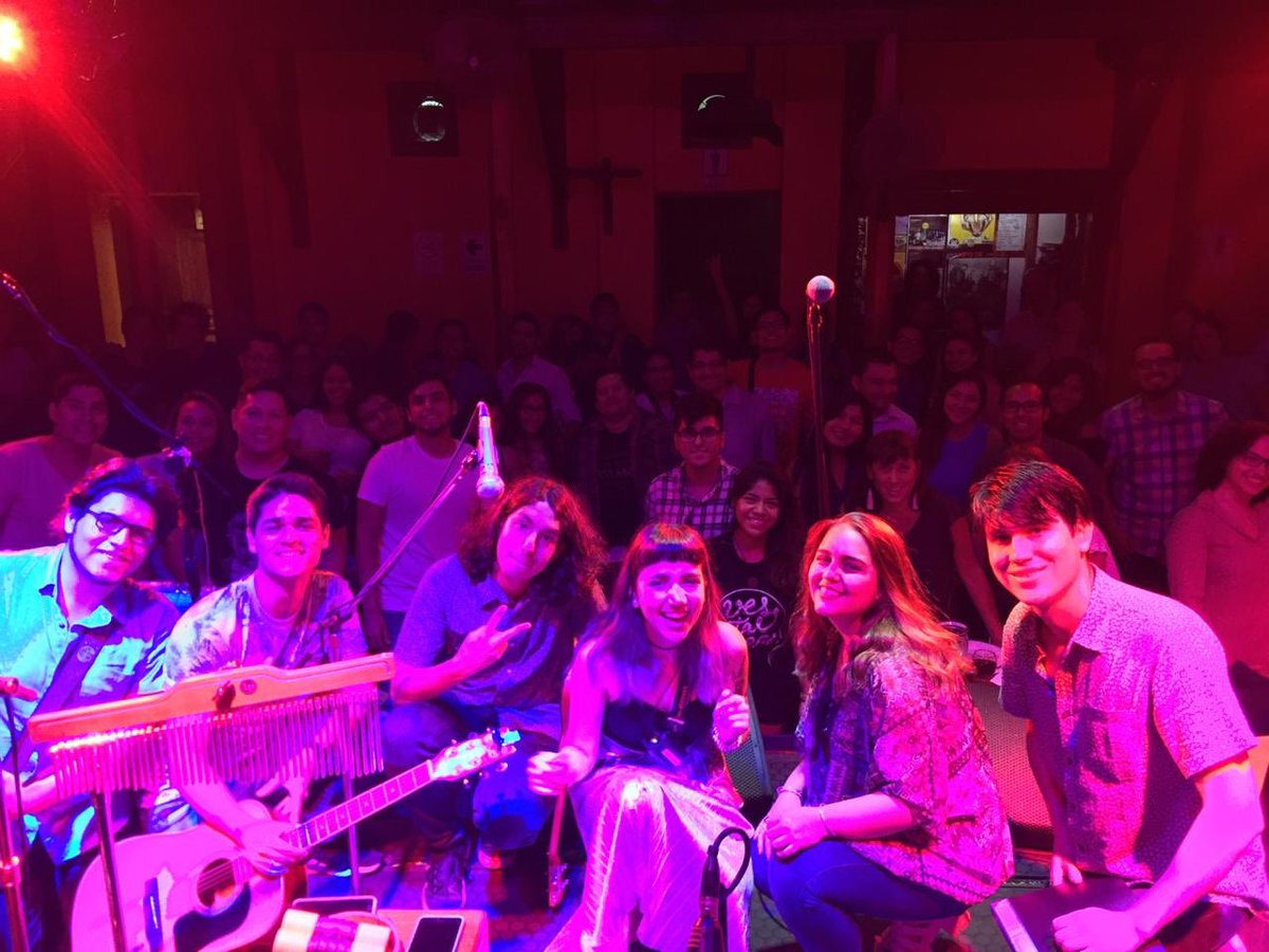 ValdezNaia's tweet photo. La pasamos genial ayer en #CalorColor en @lanoche junto a @vestalvez ๐๐
#Concierto #LaNocheDeBarranco #BuenJueves #mรบsica https://t.co/gBAIzjic5K