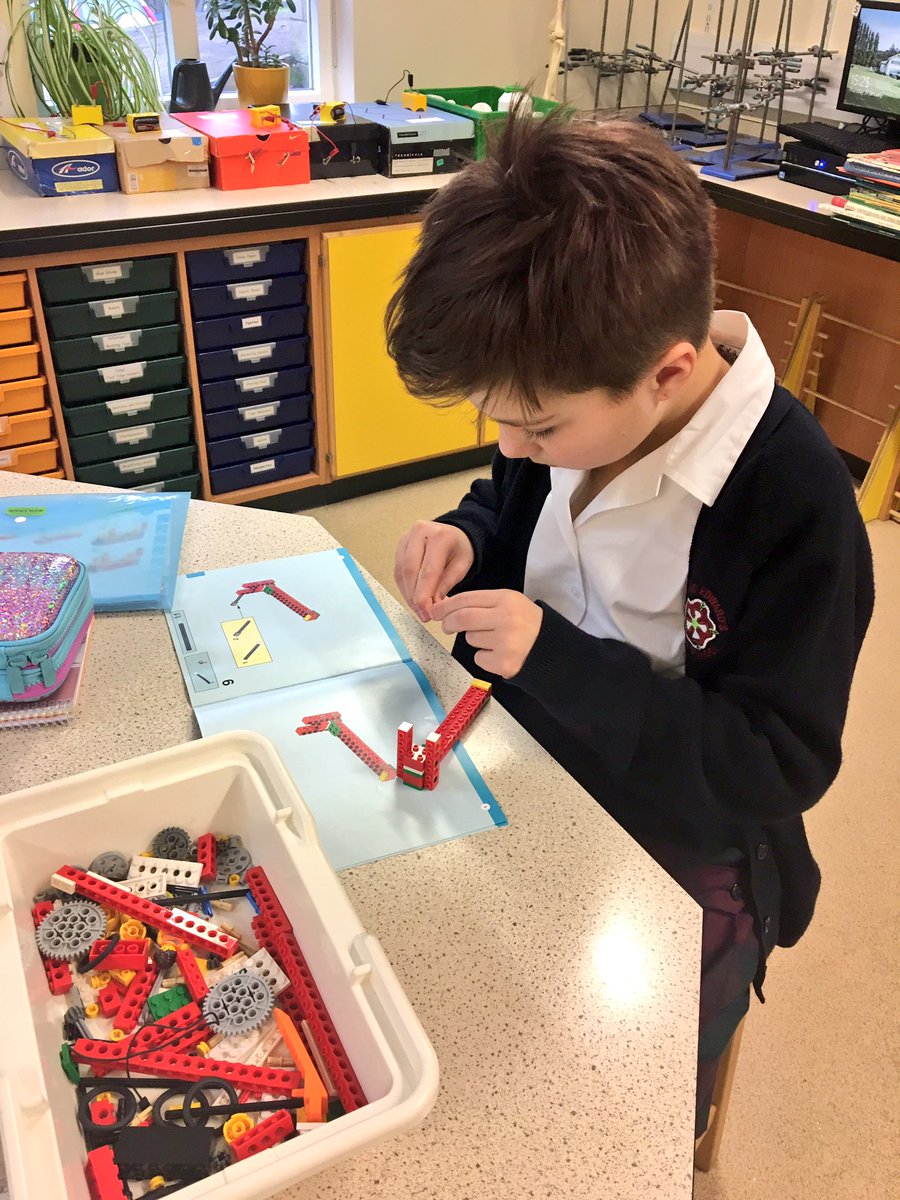 KESBathJunior's tweet photo. Year 5 have been using LEGO to explore the force needed to move a lever #KESscience https://t.co/dmcud1IFec