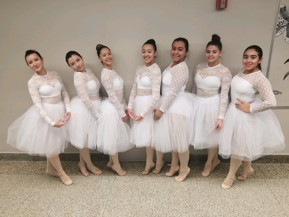 cdorfmandance's tweet photo. #DanceUnion SPOTLIGHT: Thomas Jefferson Arts Academy & the Liberty Dancers
TJAA enhances the artistic student’s ability to grow in a nurturing environment. Life, liberty, + the pursuit of happiness are realized for every student academically + creatively. https://t.co/95scXIhOnt https://t.co/59Q8tyAJUb