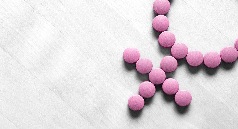accuchekCH's tweet photo. Hitzewallungen, Schlafstörungen, Gewichtszunahme... Die #Wechseljahre werden mit unangenehmen Begleiterscheinungen in Verbindung gebracht. Für Frauen, die von #diabetes betroffen sind, hat das #Klimakterium noch weitere Aspekte. Hier zeigen wir welche: https://t.co/tnT4EwIPOC https://t.co/IOI5oPFa8N