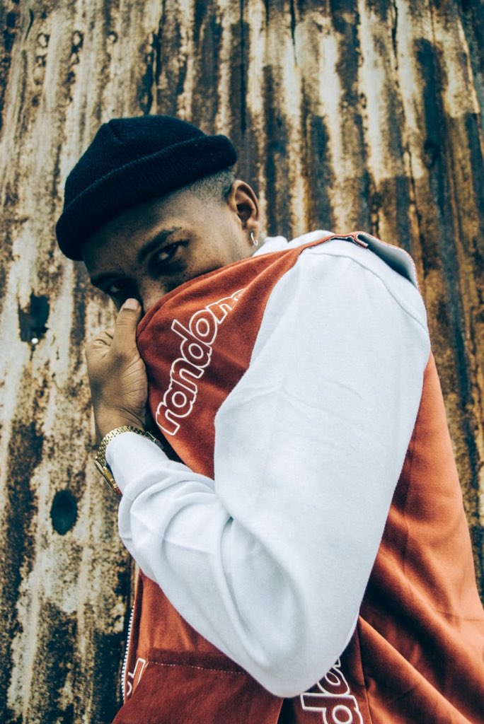 WeCreative_ZA's tweet photo. Ishuuu 
 
Snaps : @OfentseIAm
Styling : @randomclothing_za 
Assistants : @davidblaqrsa  @jackyblessed_

#wecreative https://t.co/dCcqFZbY63