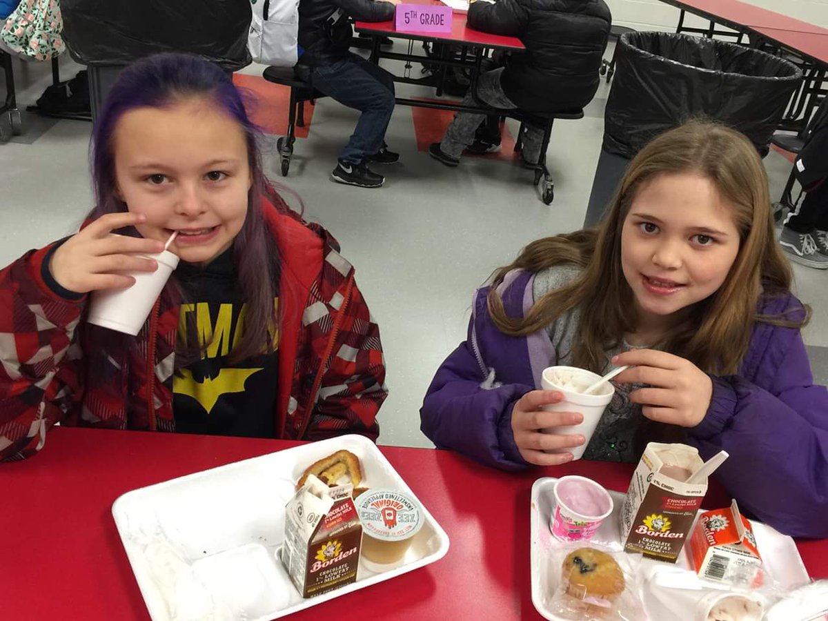 SeiterNIS's tweet photo. Today we welcomed all our students back to school with a warm cup of hot chocolate. It was great to see so many smiles. #NewportIntermediateSchool https://t.co/lwlETAe39K