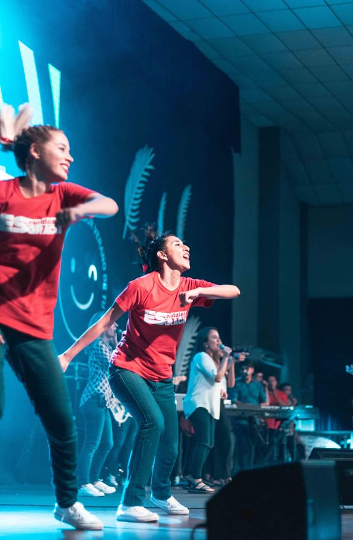 NX_dancing's tweet photo. ▪Reunión de Jóvenes 26/01 ▪
Celebramos a Jesús y disfrutamos de un tiempo bendecido en la casa de Dios. Alegres y agradecidos de poder exaltarle con tanta libertad. 💖🙌
#NxDancing
#CitaConLaVida https://t.co/KYdaxoceNC