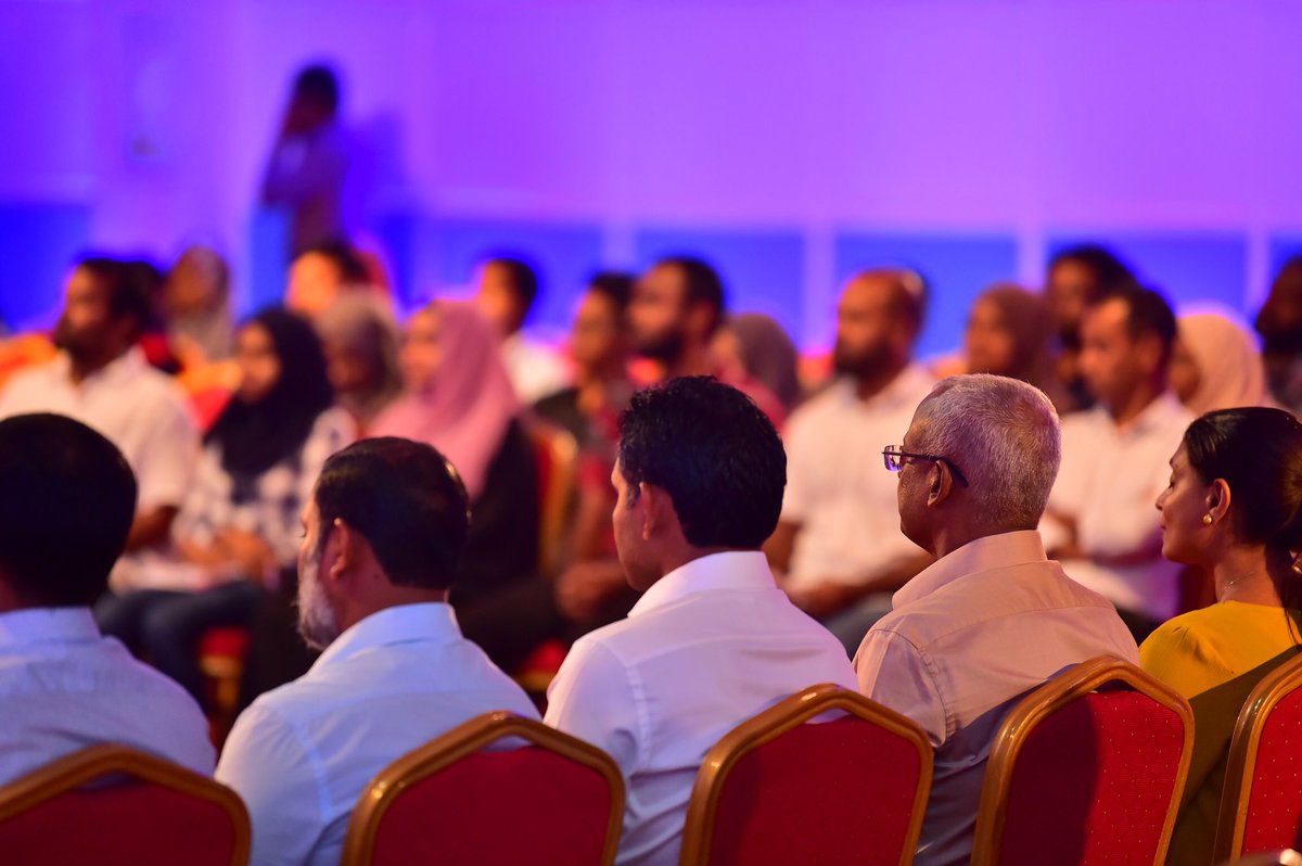 Jazeera_H's tweet photo. #Live | #JazeeraHolhuashi
President @ibusolih attends the second session of the public forum "Jazeeraa Holhuashi" 
#LaamarukazuKurun https://t.co/zFYuforjTq
