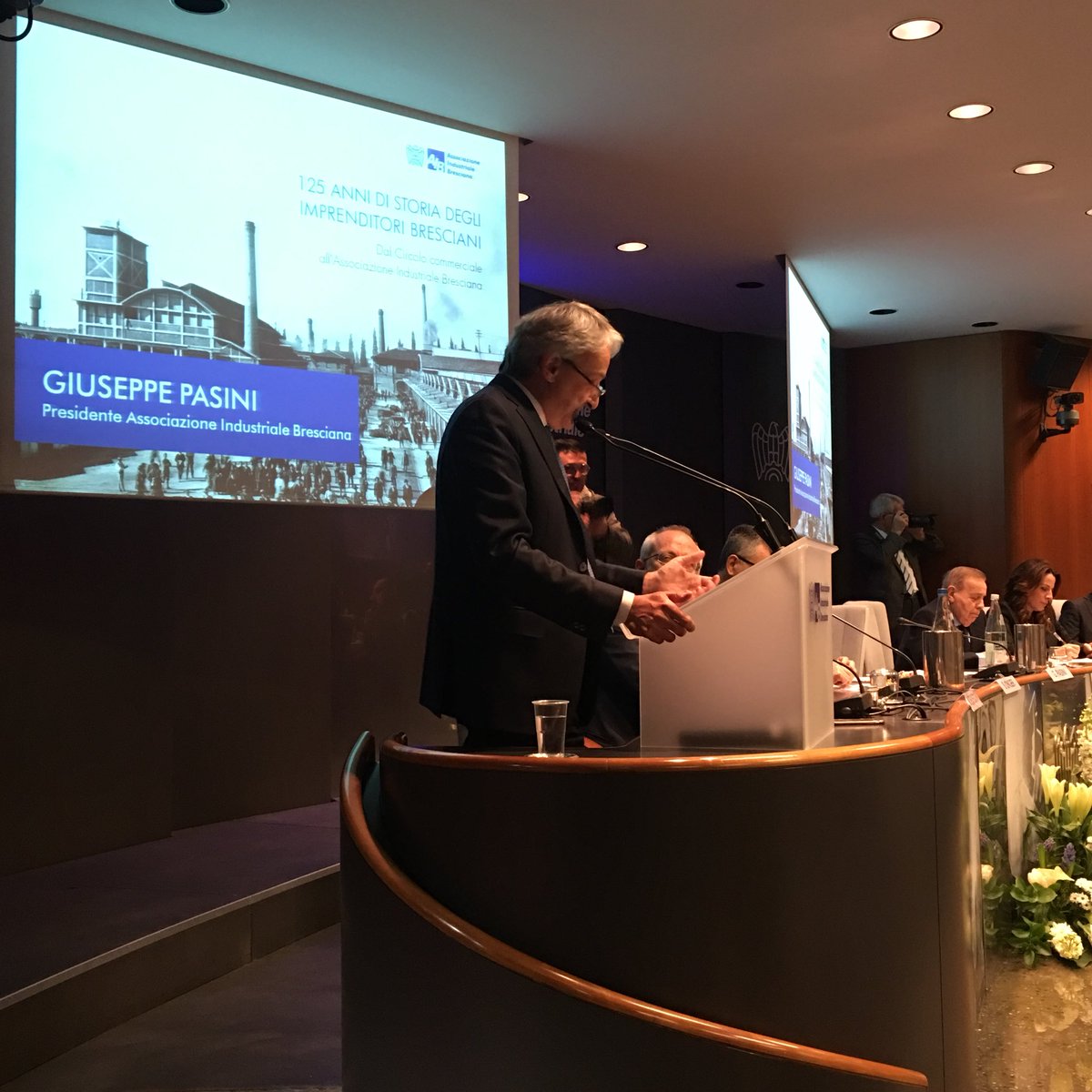 Pasini: “Siamo una famiglia che è parte di una grande famiglia, quella di <a href="/Confindustria/">Confindustria</a>. Qui troviamo la forza di stare insieme, superare i problemi e competere” #brescia #imprese #imprenditori