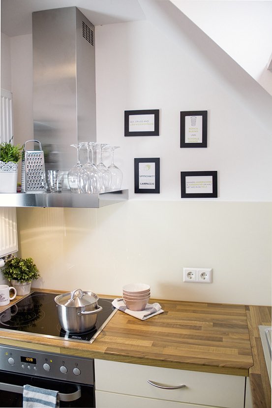 Spelzenhof's tweet photo. Im Winter an den Sommer denken! Hier ein kleiner Einblick in unsere obere Ferienwohnung im Spelzenhof. Alle Infos dazu findet Ihr auf unserer Webseite und in unserer Broschüre „Auf Ihr Brüder in die Pfalz“. Jetzt ist Urlaubsplanung angesagt! https://t.co/gAafNSWirR