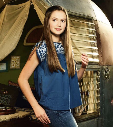 OliviaSanabia's tweet image. #JustAddMagic ~Tomorrow on
 @PrimeVideo ✨💛✨#KellyQuinn 
 @CatiaOjeda @AndrewBurlinson