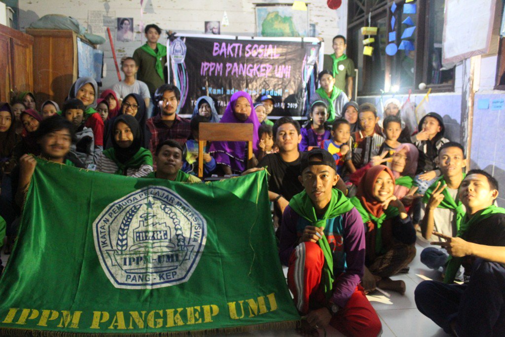 Peduli Pendidikan, IPPM Pangkep UMI Gelar Baksos di Sekolah 

edukasi.rakyatku.com/read/137889/20…
<a href="/Kemdikbud_RI/">kemdikbud go id</a> <a href="/KEMENPORA_RI/">KEMENPORA RI</a> @BeritaPangkep @Berita_Pangkep <a href="/Daeng_Info/">Daeng Info</a> <a href="/SupirPete2/">Supet</a> @kampus_umi <a href="/kampungpangkep/">kampung pangkep</a> <a href="/SKeMa_FAJAR/">INFO KAMPUS MAKASSAR</a> <a href="/Mahasiswa_Mks/">Mahasiswa Makassar (OPEN DM)</a> <a href="/TondongTallasa/">Mahasiswa T.Tallasa</a> <a href="/mahasiswaumi/">mahasiswa UMI</a> #umi #makassar #sulsel