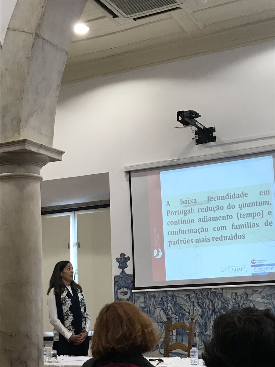 DemoLab_UEVORA's tweet image. Entrega do Prémio Nacional de demografia, a decorrer na @univdeevora @cidehus_ue @DemoLab_UEVORA