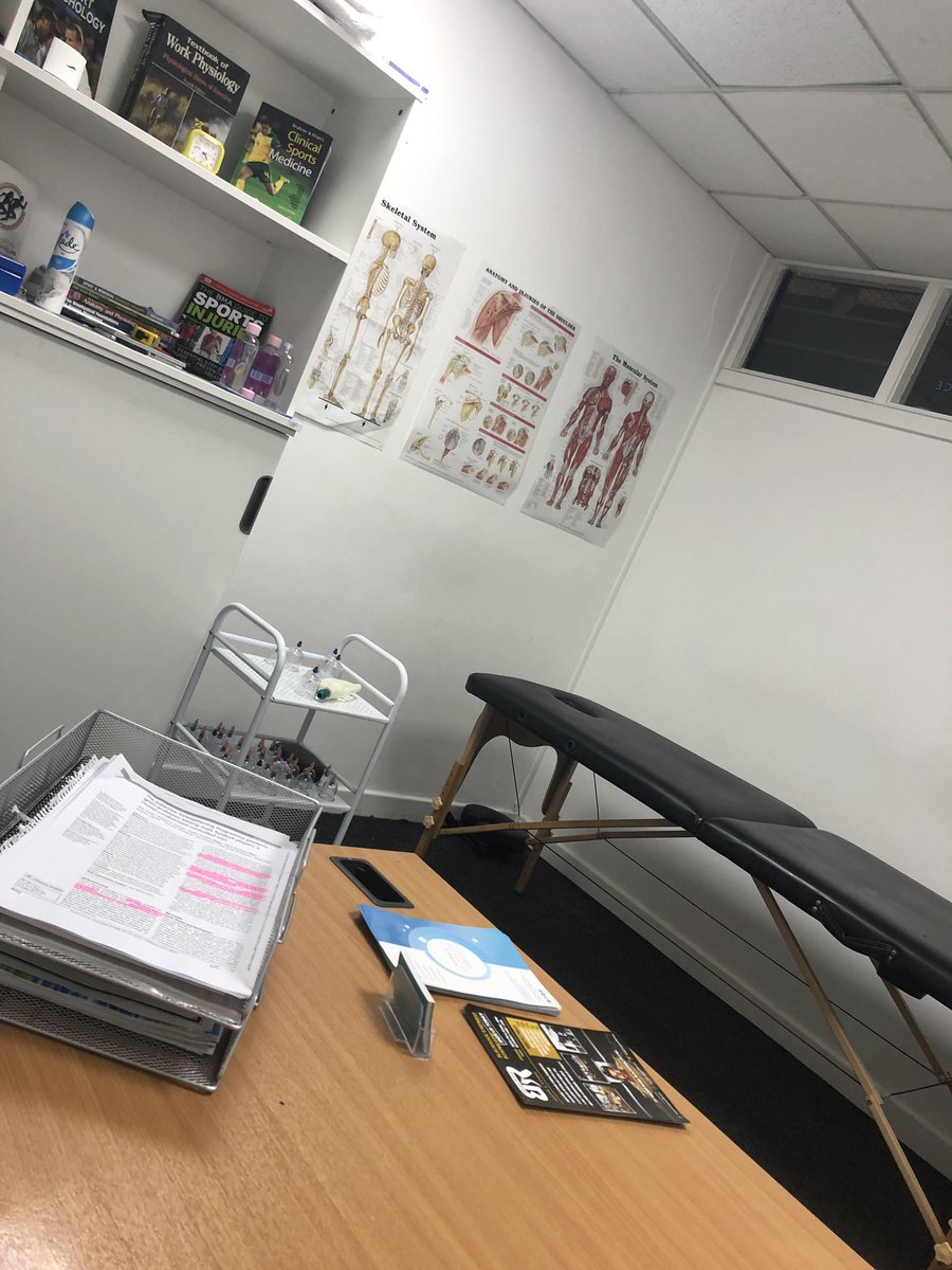 gbarnesphysio's tweet photo. New desk/office space✅

New free weights area✅

New functional training zone✅

Find us at:
@BRboxingfitness 
77 Talbot Road
Blackpool
FY1 1LL

#BarnesSIP #SPORTSTHERAPY #physiotherapy https://t.co/SX5liqlfgi