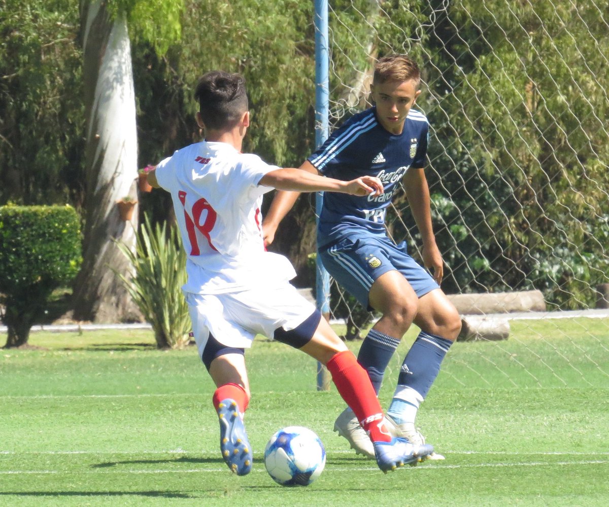 clubaunion's tweet photo. ⚽️ En una gran jornada, nuestros chicos de inferiores se midieron ante las juveniles de la Selección Argentina. Así formaron los Tatengues 👇🏻

📝 #Cat2003 González, López, Vidal, Tanner, Botta, Vainstein, Gutiérrez, Franzotti, Molina, Venettucci y Meynier. https://t.co/C9mkVAItM5