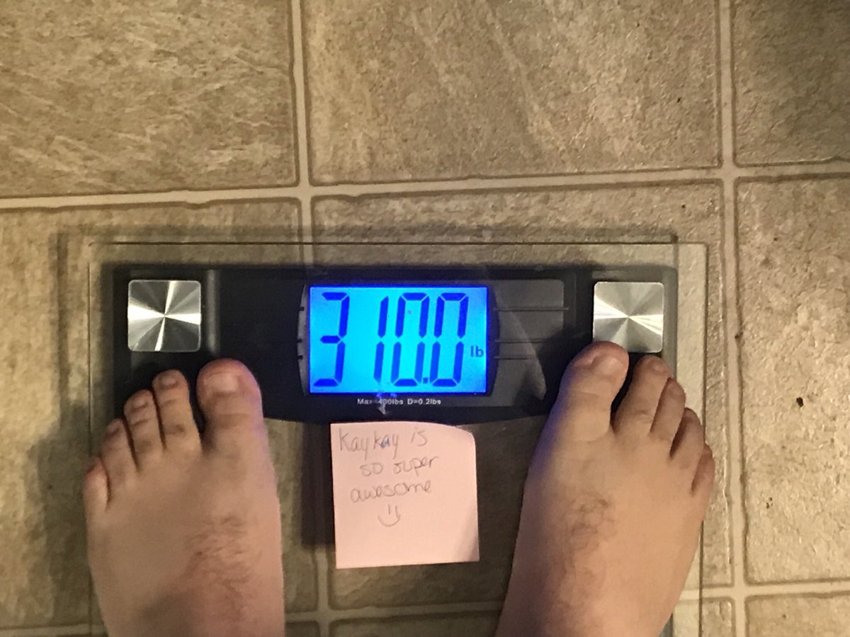 Coach_Hayes32's tweet photo. My weight loss journey started on December 27, 2018. 5 weeks later...I’m down 18.2 lbs. When I started, my goal was 40 lbs by June 1st. If I can keep this pace up, I’ll be 67 lbs lighter by June 1st. That would be amazing. #WeightComingOff https://t.co/ilDu2pp4QR