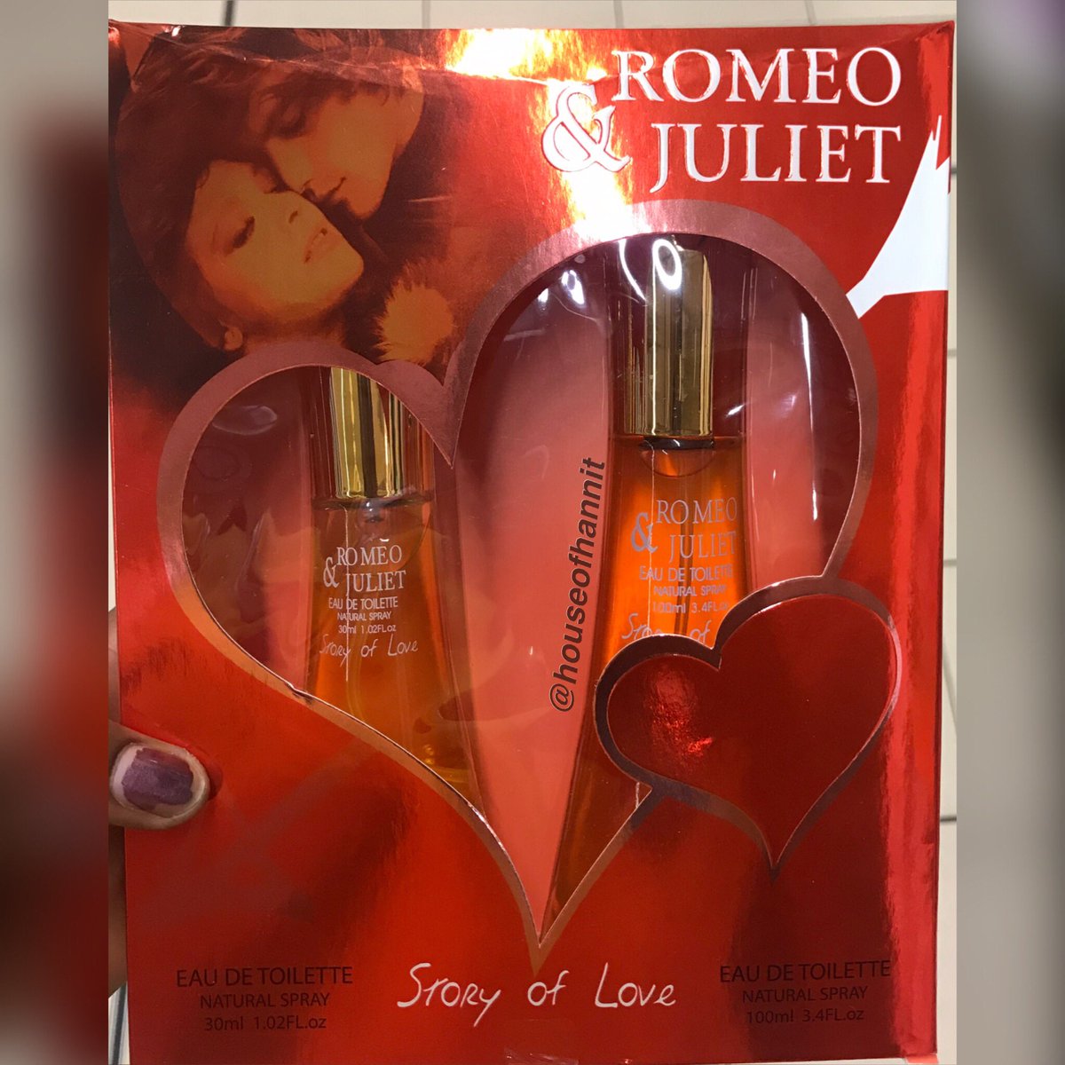hanit001's tweet photo. @DrMike_adenuga I sell designer perfumes, valentine giftset that comes with free chocolates 🍫😘
IG @houseofhannit
We deliver nationwide
All these giftsets are all less than 5k
#TheBusinessThread https://t.co/JizjXH6aa1