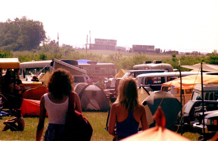 fat_man_rocks's tweet image. Some of my best memories are from a Grateful Dead show parking lot 

⚡️💀⚡️