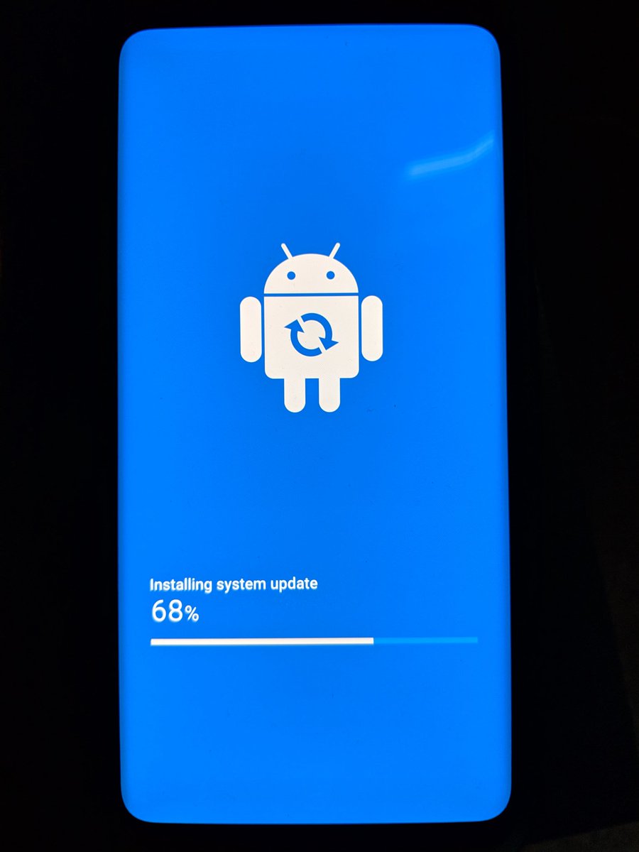 jjeremynyc's tweet image. It&apos;s finally here, @SamsungMobileUS #AndroidP #Android9 #SamsungOne #OneUI #Verizon #GalaxyS9+ just waiting for this download to finish 🙂