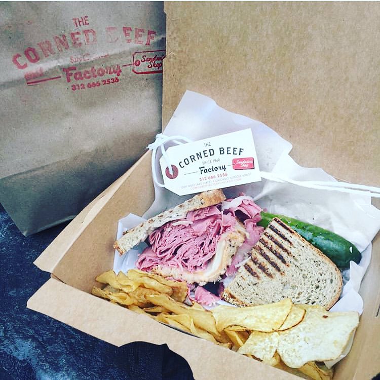 CornedBeefFctry's tweet photo. Did you know we make the most delicious hand-warmers in Chicago? Think about getting your hands on a nice, toasty Reuben and that 1/2 lb. of meat, Swiss cheese, 1,000 Island dressing, and sauerkraut. Just the thought warms us right up!
#comesitwithus #eatcornedbeef #chiberia https://t.co/GcZxuXlpyF