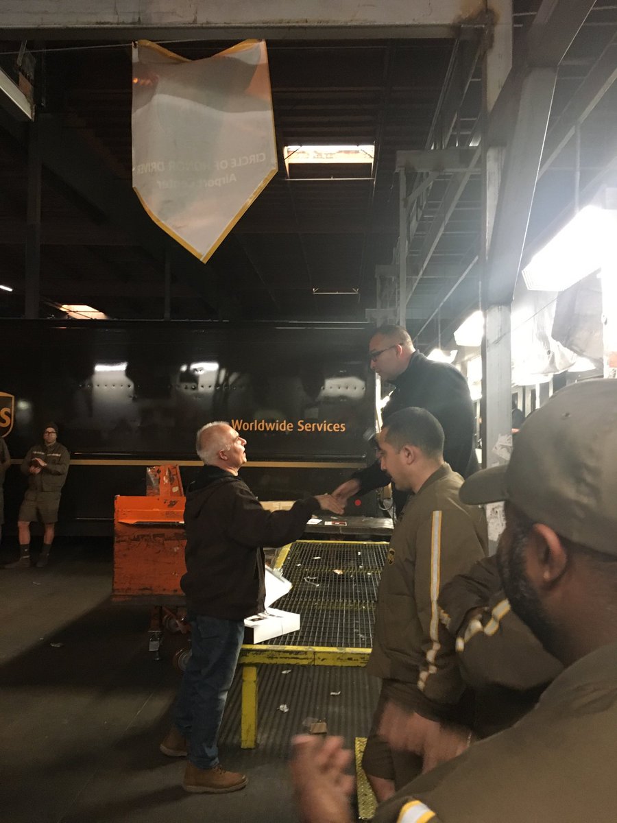 gloodadups's tweet photo. Frank’s last day. Happy retirement from UPS.   ⁦@jrindafernshaw⁩ ⁦@hrbobbyups⁩ ⁦@DonTefftJr⁩ ⁦@HRMorganP⁩ ⁦@MorabitoKeith⁩ https://t.co/1cmrkGVyLw