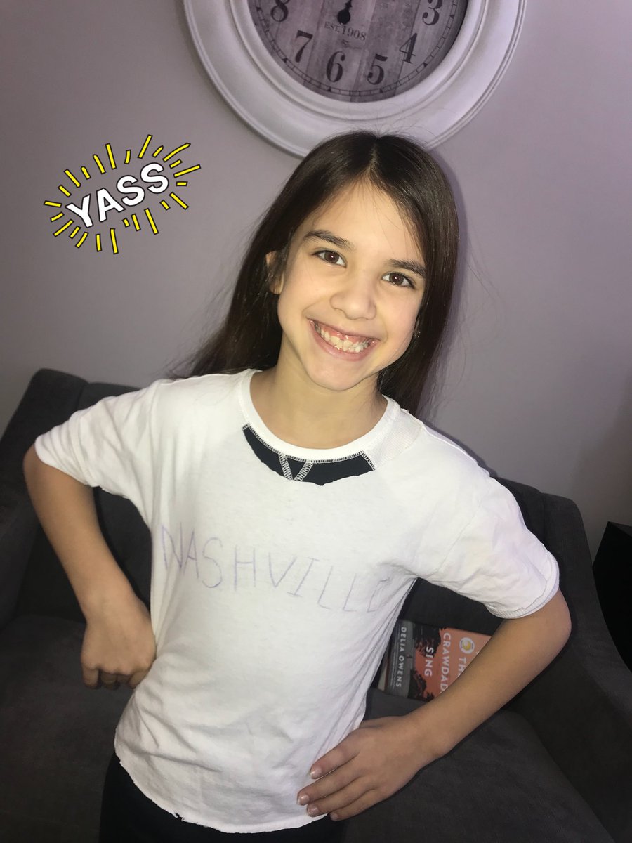 caredancer's tweet image. she’s ur biggest fan @KelseaBallerini !! When you don’t have tickets, you just pretend by making a concert T-shirt✨💁🏼‍♀️💗