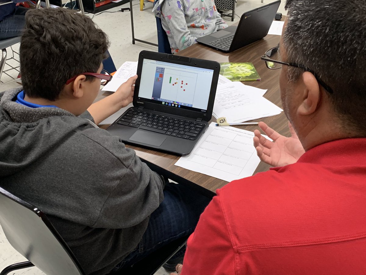 SharylandEdTech's tweet image. Students using Chromebooks and virtual manipulatives to solve equations. 
#VirtualManipulatives #Chrombooks #SolveEquations