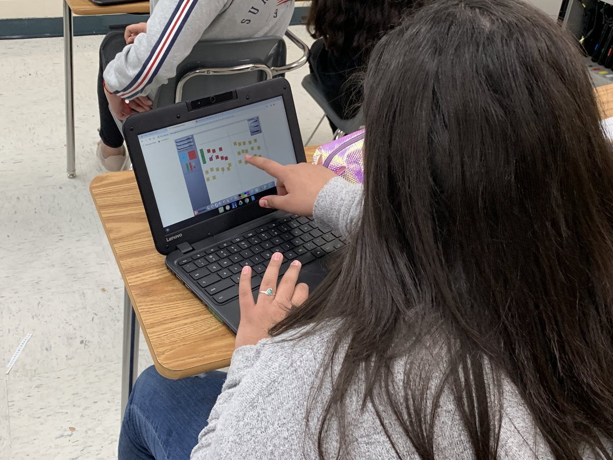 SharylandEdTech's tweet image. Students using Chromebooks and virtual manipulatives to solve equations. 
#VirtualManipulatives #Chrombooks #SolveEquations