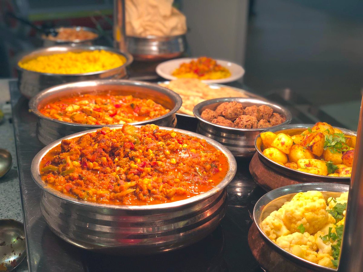 LStoreys's tweet image. Curry Thursday at Craigforth #themanfromthepru #curry #thursday #spice #boltons #chef #foodies #didyeaye #madrasintheevening #worktherestout #craigforth #welovethisbusiness @georgegunn2303 @lynnywinny_lynn @new_storey @FStoreys @SStoreys @OStoreys @HubCafeNatter @AggieRamsay