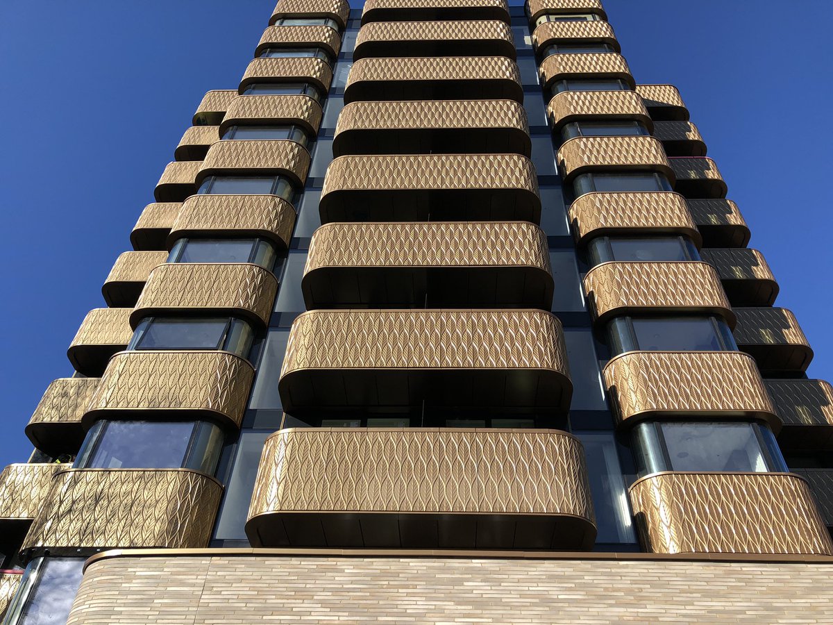 badgersnapper's tweet photo. Really cool apartment building on Lodge Road, London NW8 #simonbowdenarchitects #simonbowden https://t.co/I85oVPZs4j