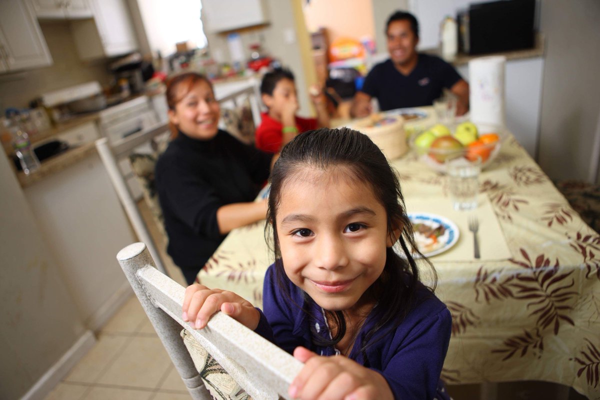 eattogetherpa's tweet photo. Today is #EatTogetherThursday and we would like to share some tips for finding healthy, quick, and prepackaged breakfast foods for kids that make eating together in the morning easier for all! Go to Eat Together PA's website for the full tip list! https://t.co/hNhDRRB30W https://t.co/KExx6MKWCN
