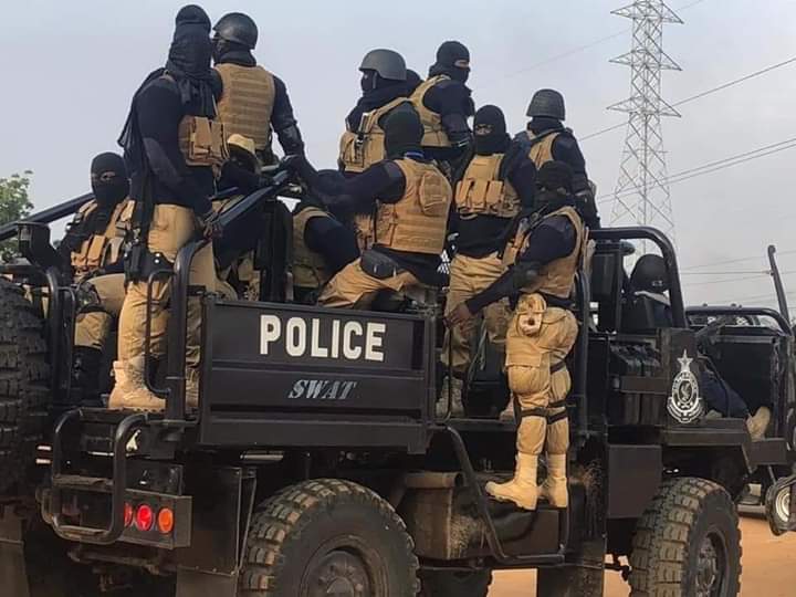 EvidenceBd's tweet photo. Dev been kidnapping our girls yet notin
nd see how Dev armed dem for by-elections
They Dont think about us 
#AyawasoByElection  Sam George https://t.co/kuAWQhoz9E