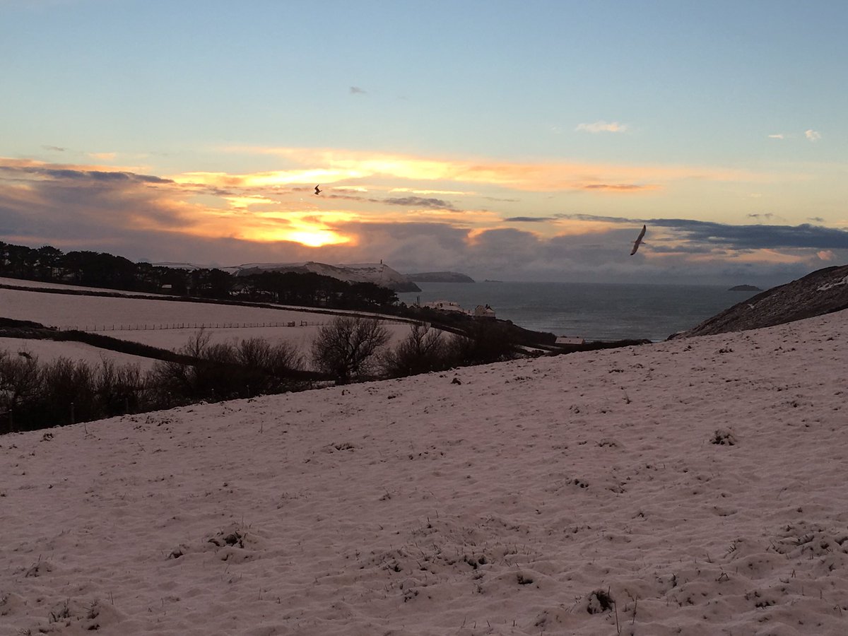 Just set a <a href="/NIBEEnergy/">NIBE Energy Systems Ltd</a> #ashp to work In Cornwall. Bit cold outside but warming up quickly inside!!