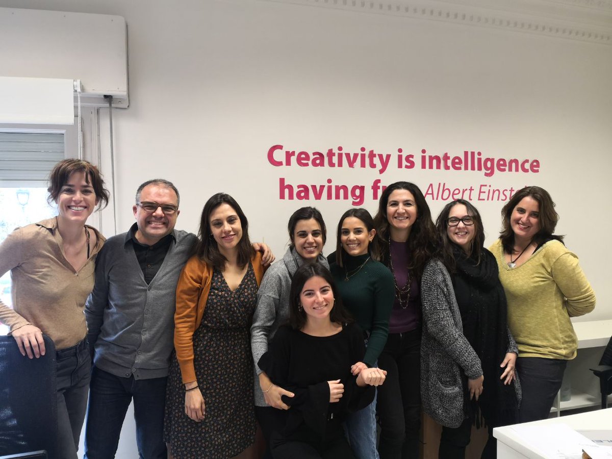 aPortadaCat's tweet photo. Avui ens hem acomiadat de la Gala, la nostra estudiant en pràctiques que ha estat aprenent dins del departament d'esdeveniments. 

Esperem que hagis gaudit &amp; après molt en la teva etapa dins la #FamiliaMagenta! https://t.co/BOQB6dp52x