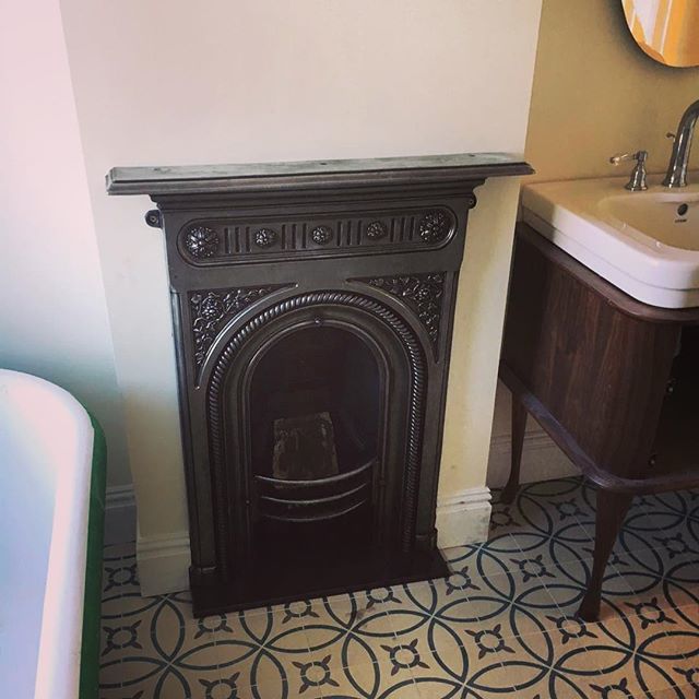First glimpse of a nearly finished family bathroom - Next on the agenda a lick of aubergine paint for the bath. #firedearth #floortiles #patternedtiles #victorianhouse #victorianbathroom #fireplace #bathroomdesign #bathroomdecor #luxurybathroom #interior… bit.ly/2DMLoPC