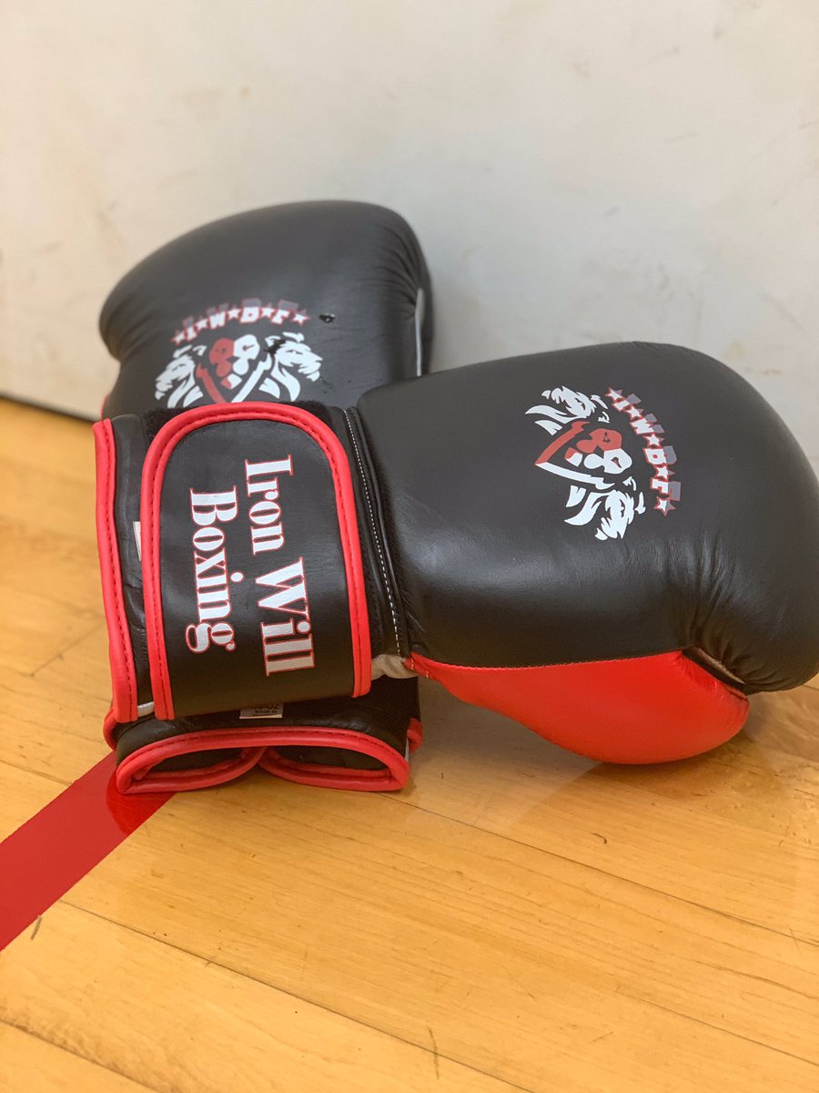 boxing_iron's tweet photo. Our Gloves are in! Just in time for our 2 Feb Boxing event at Wahiwa Middle School. @USABoxing @boxing_hawaii @boxing @WahiawaTown @northshoremag https://t.co/ufsayDmDxZ